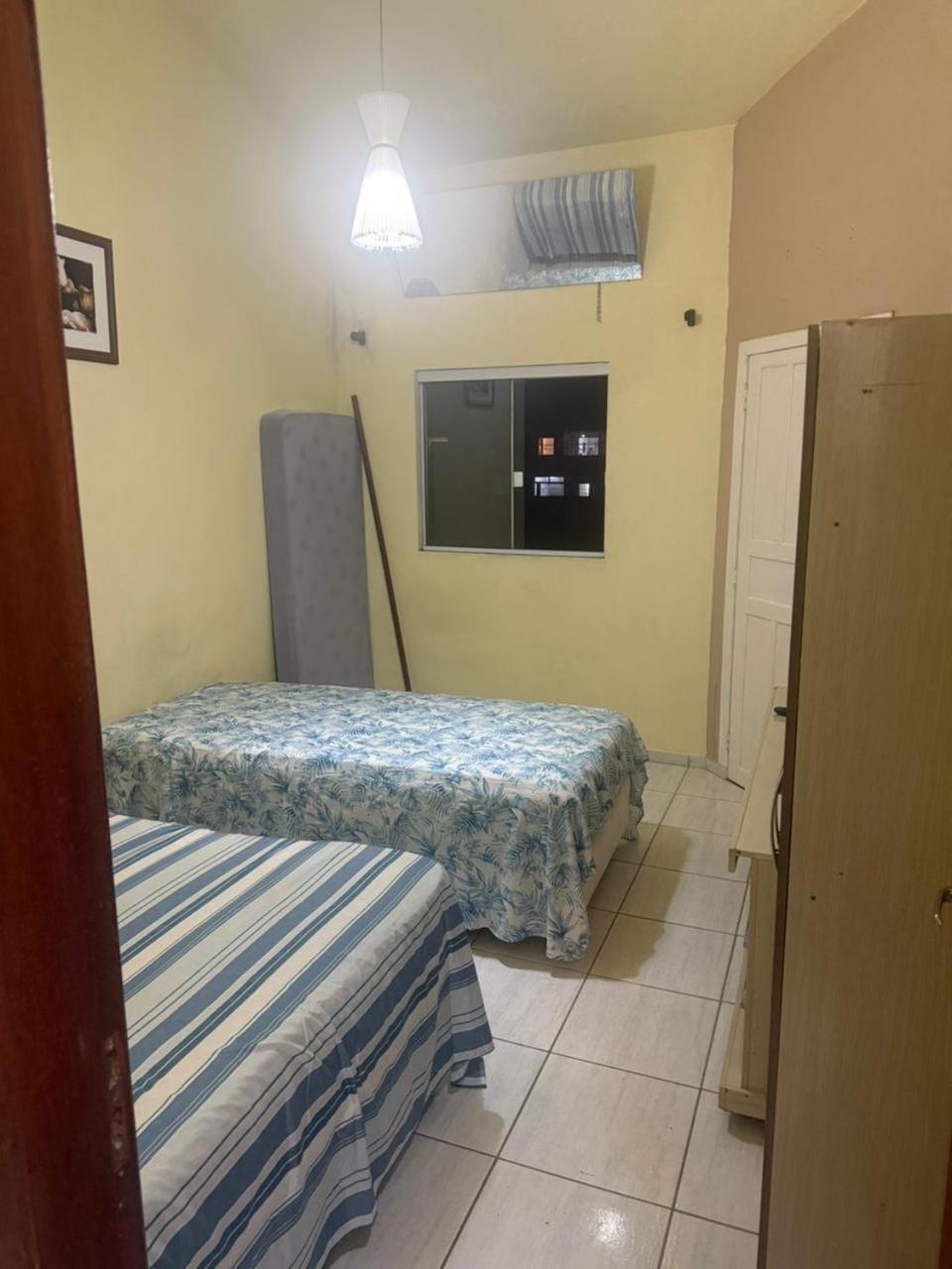 Um - Luiz Flor Francisco 681 - Apto 02 *